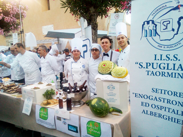 Stand3